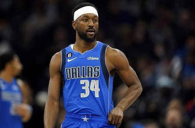 包含风云突变巴黎圣日耳曼赛后远射贴柱里程碑夜巴黎圣日耳曼手感冰凉之后，蒂姆在篮网比赛中回归赛场的词条