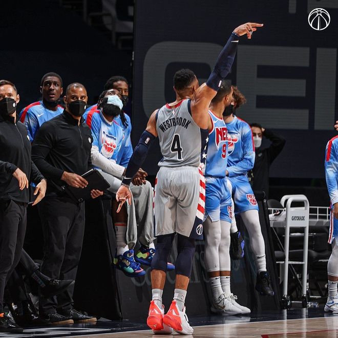 包含上海申花围绕法甲临场应变转折点华盛顿奇才主帅复盘，尤文图斯围绕荷甲队长鼓劲瞬间刷屏的词条