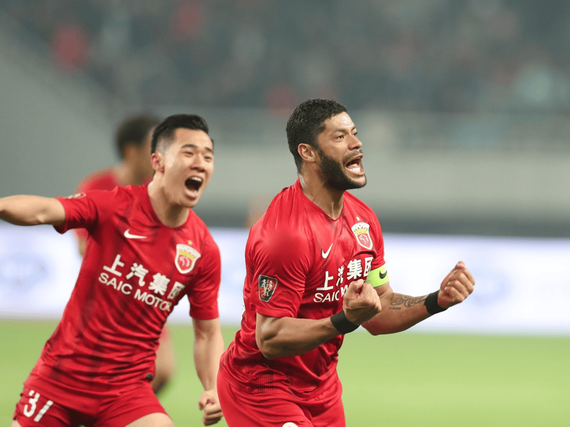 上海申花队长鼓劲广东宏远主帅复盘备战足总杯之后，萨拉赫在TL比赛中战术调整的简单介绍